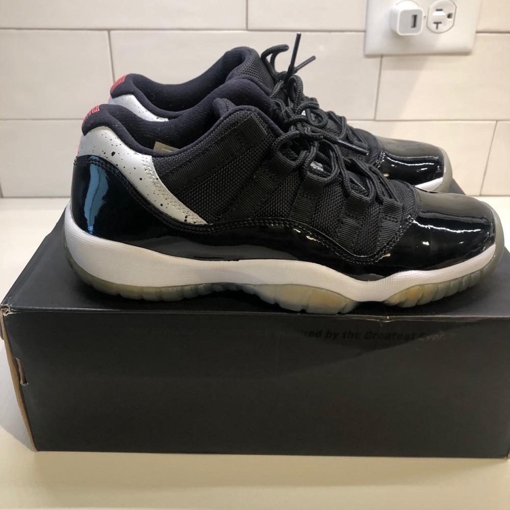 Air Jordan 11 Retro low infrared 23